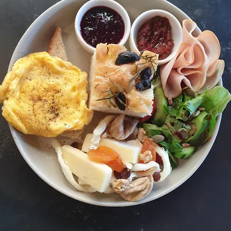 Urlivia Zeytin Bahcesi Urla