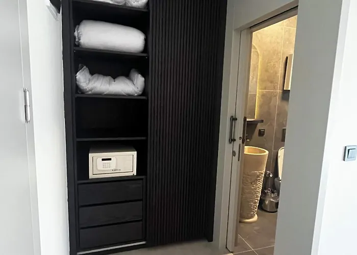 Urlivia Zeytin Bahcesi *